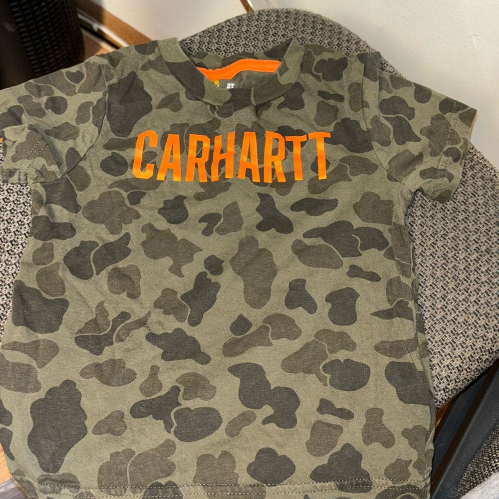 Carhartt 2T camo shirt